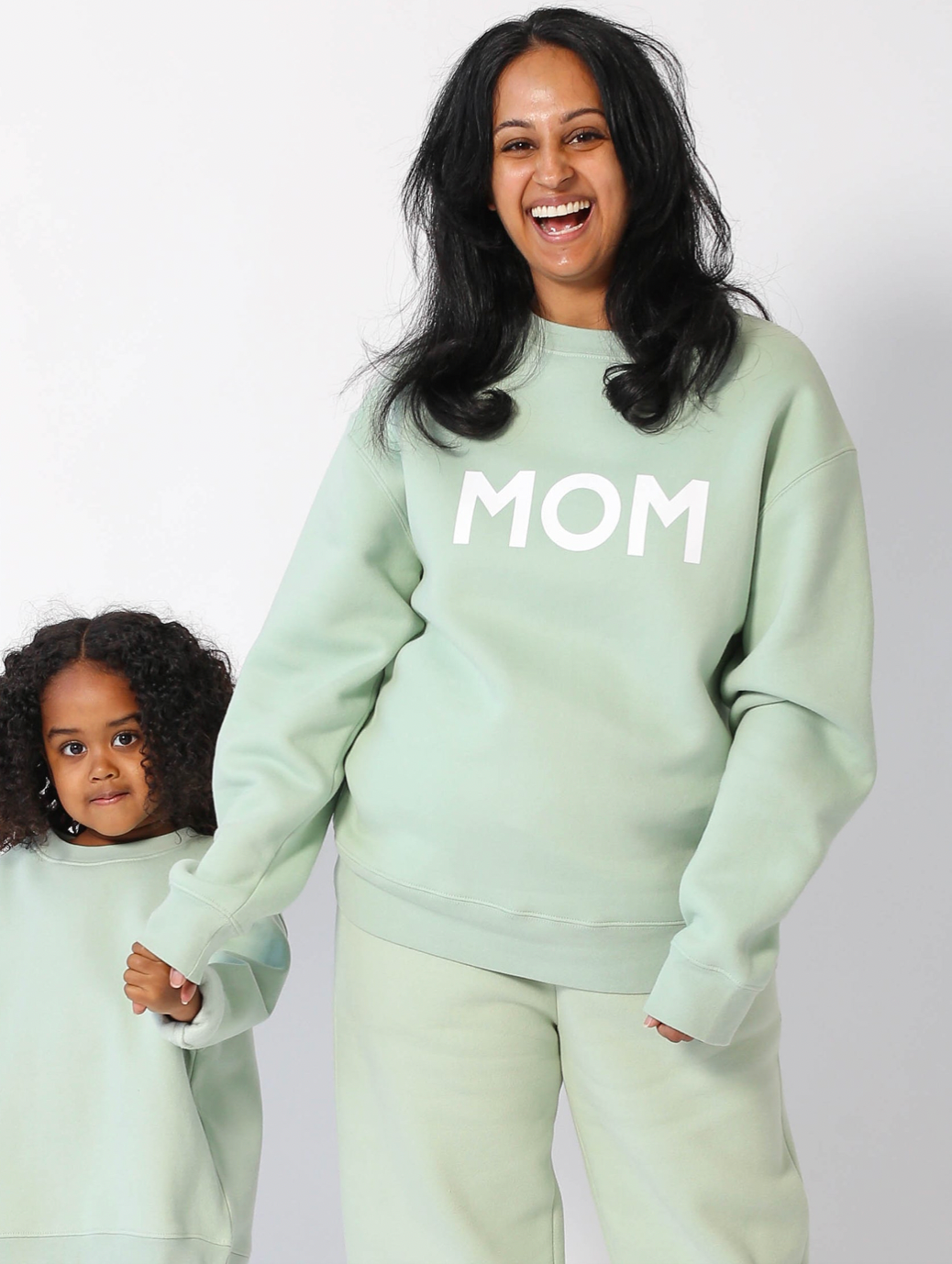 Mom crewneck by Brunette The Label