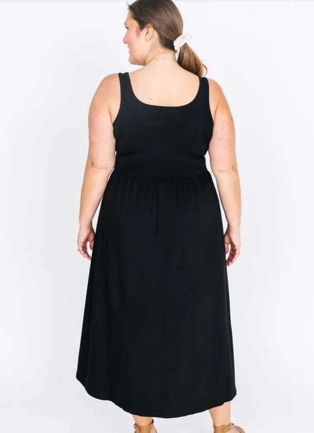 Plus size dress with pockets