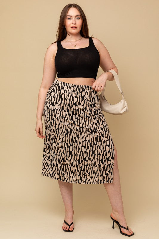 Women's plus size skirt with side slit