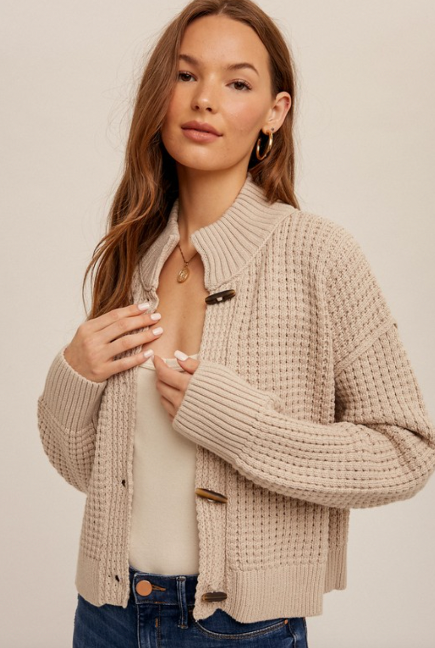Textured cardigan with wooden buttons 