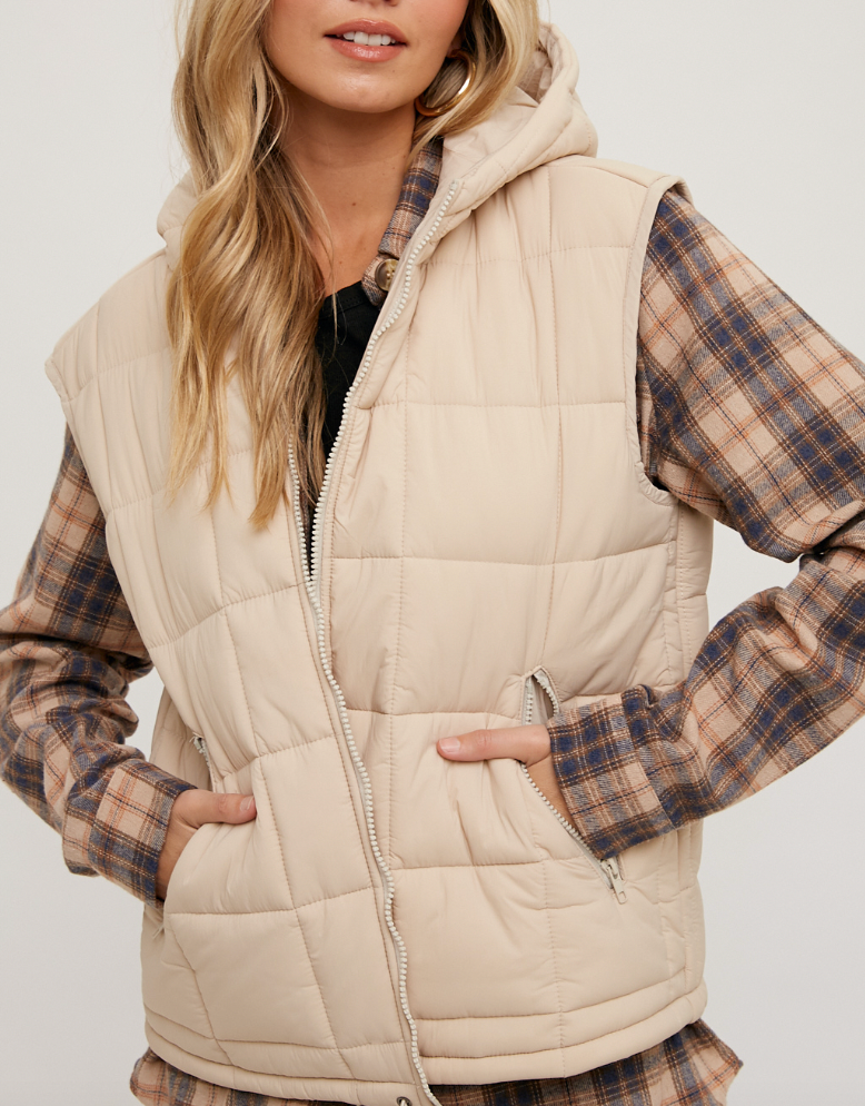 Puffer vest with hood